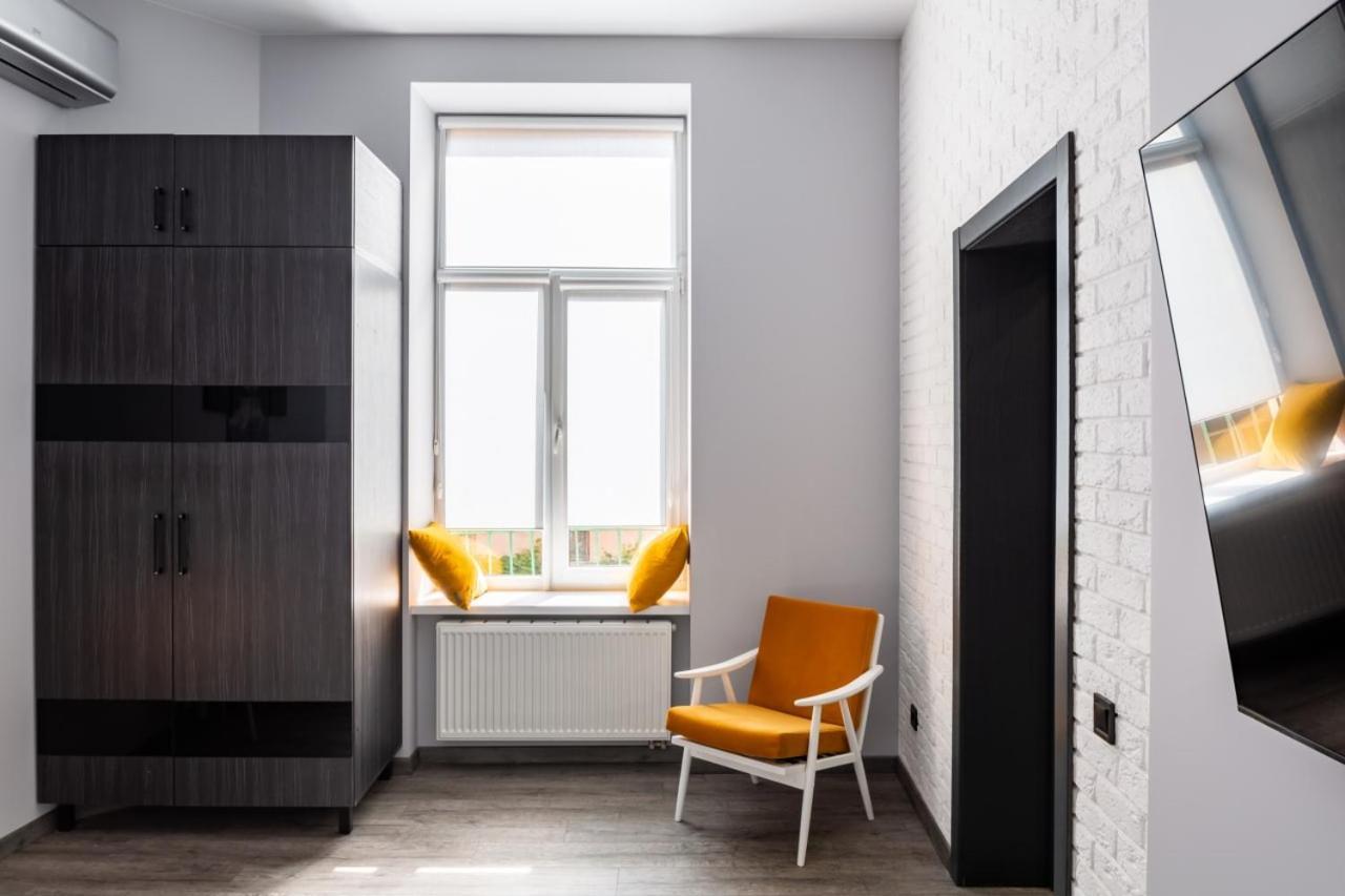 Stylish Apartment In The Center Lviv Bagian luar foto